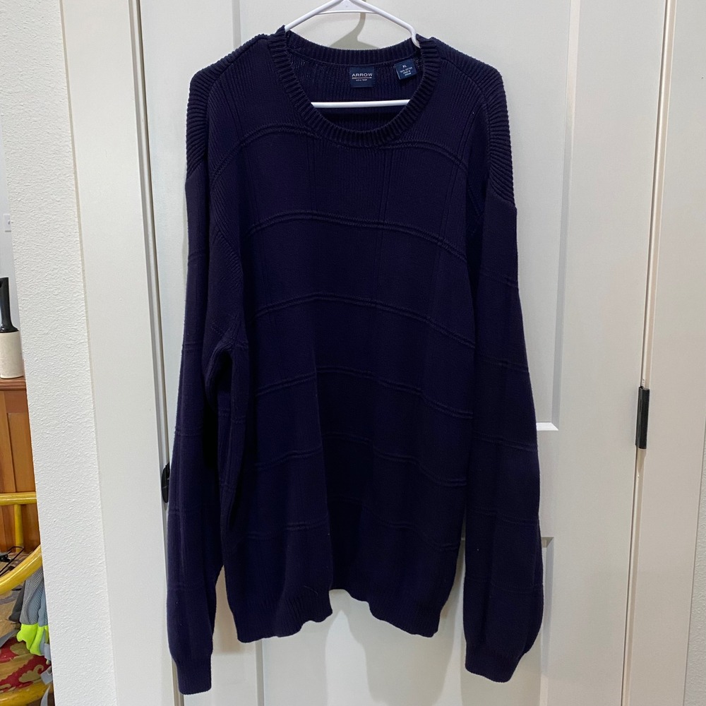 Arrow Men's Long Sleeve Sweater. XL.  Navy. 100% Cotton. Raised Knit Squares.